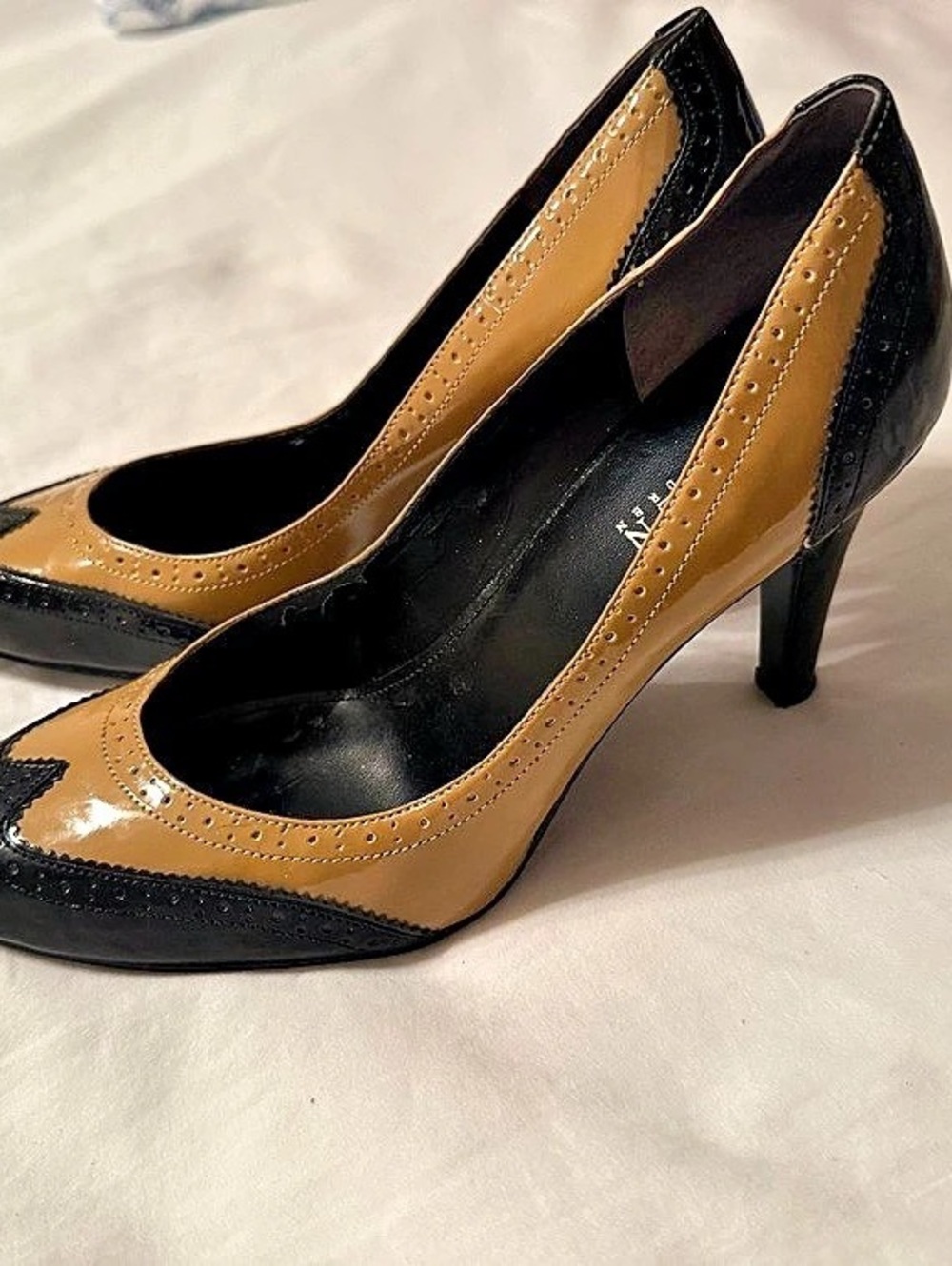 Lauren Ralph Lauren Adrienne Leather Wingtip Pump Heels black & tan